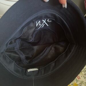 Madison supply never used hat navy blue good to go to the beach